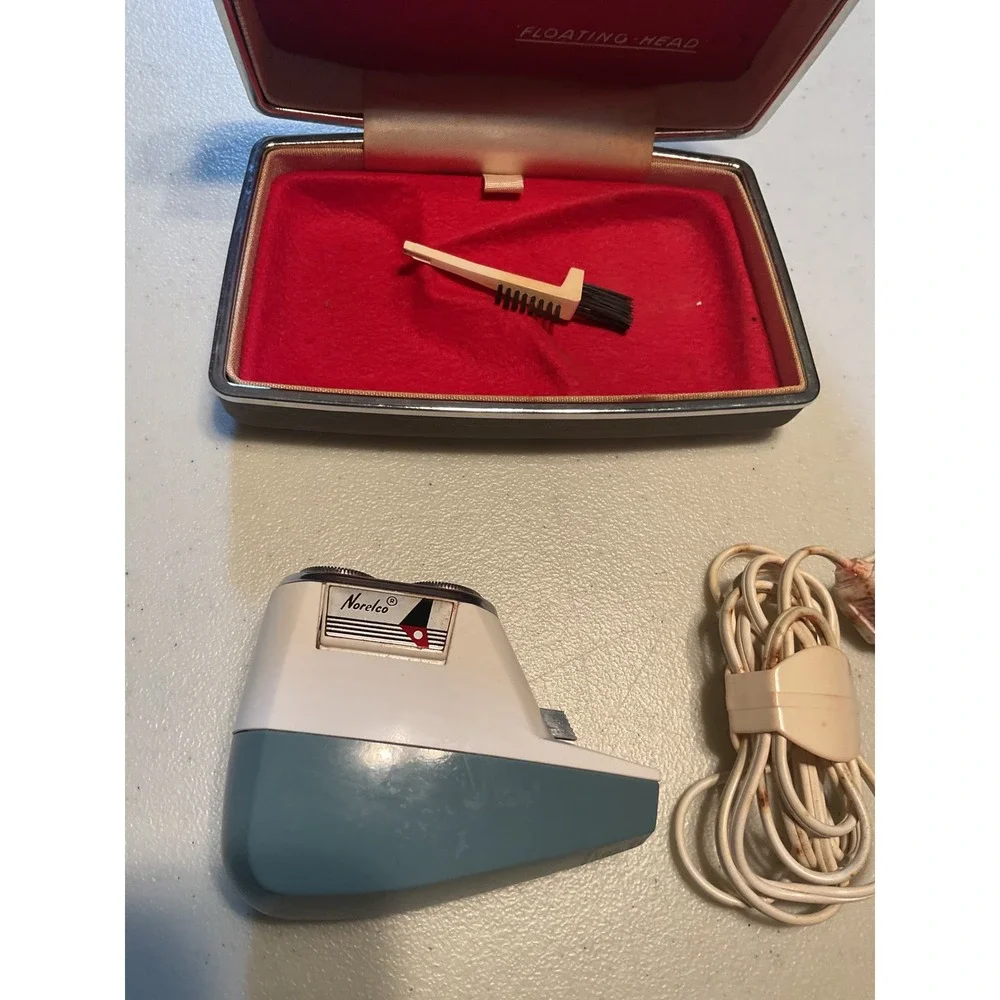 Vintage Norelco Speedshaver Floating Head Electric Razor with Original Case Cord